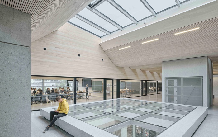 Auszeichnung des Landes Tirol für Neues Bauen 2022: HTL Bau und Design, Aufstockung, Innsbruck, 2016 – 2021 (Architektur: ao-architekten)