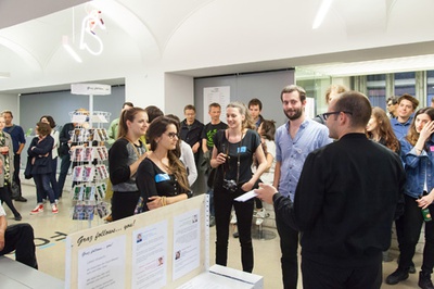 Eröffnung 09.06.2016: FORM FOLLOWS ...