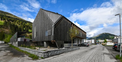 Bürogebäude Holzbau Lusser – Architekt Peter Jungmann