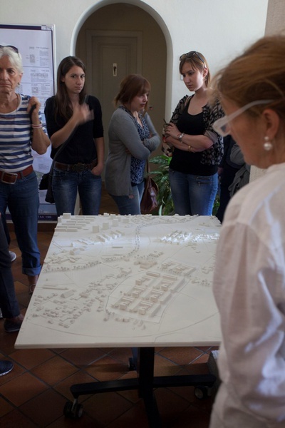 Bustour in Klagenfurt "Hop on Hop off" – zu sehen: Siegerprojekt Harbach 2020