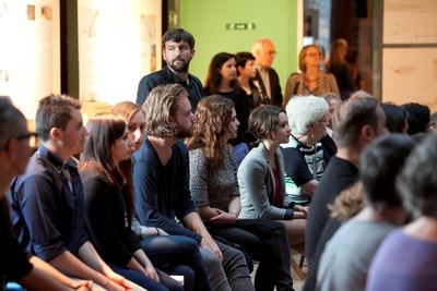 „Hafenskizzen“ Ausstellung und Diskussion