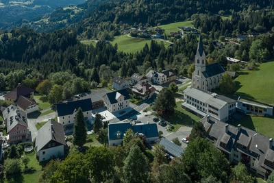 Neue Ortsmitte Arriach (Hohengasser Wirnsberger Architekten)