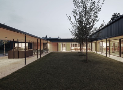 Arbeiten im Hof (Lendarchitektur)