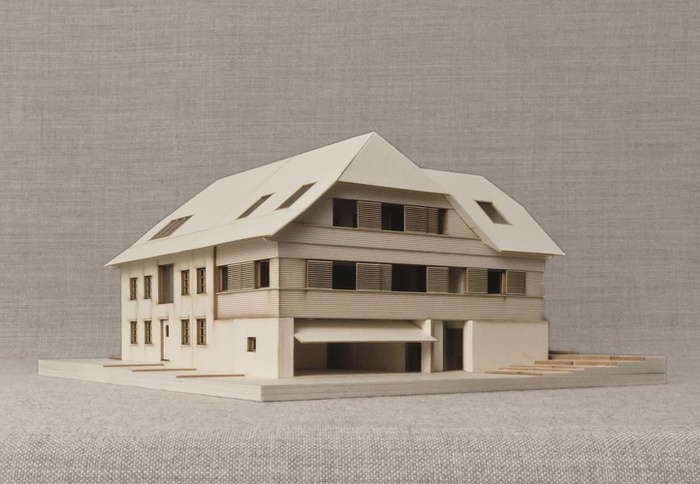 Umnutzung des Sorer-Gutes in ein Mehrfamilienhaus; 980 m³ gesamt
zur Verfügung stehendes Volumen; 873,80 m³ beanspruchtes beheiztes
Volumen; 89,2 % daraus abgeleitete Nutzungsintensität