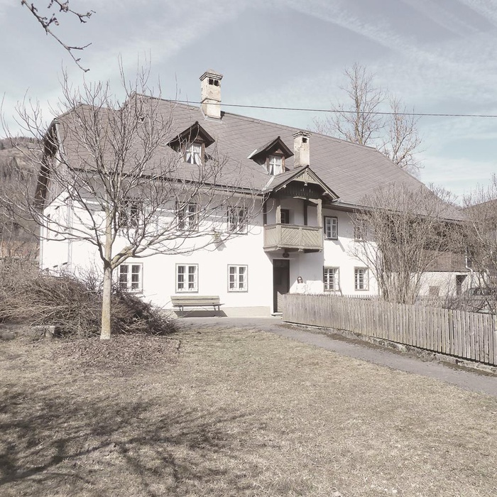 Das Sorer-Gut liegt im obersteirischen Katschtal. Es ist ein regionaltypischer, kleiner Einhof