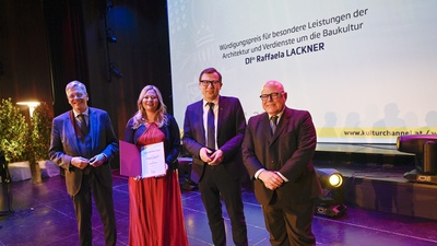 Kulturpreisverleihung im Konzerthaus Klagenfurt: (von links) mit LH Peter Kaiser, Raffaela Lackner, Erich Schwarz und Igor Pucker