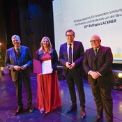 Kulturpreisverleihung im Konzerthaus Klagenfurt: (von links) mit LH Peter Kaiser, Raffaela Lackner, Erich Schwarz und Igor Pucker