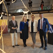 LH Peter Kaiser, Raffaela Lackner, ORF Landesintendantin Karin Bernhard und Bgm Christian Scheider bei der Eröffnung der langen Nacht. – © LPD/Peter Just LH Peter Kaiser, Raffaela Lackner, ORF Landesintendantin Karin Bernhard und Bgm Christian Scheider bei der Eröffnung der langen Nacht.