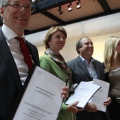 Übergabe an Politik_RO-Positionspapier