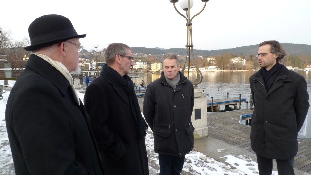 LandLuft Baukultur-Gemeindepreis 2012 – LandLuft Jurymitglieder in Velden am Wörthersee: Alfons Dworsky/LandLuft, Josef Mathis/LandLuft, Bürgermeister Ferdinand Vouk, Gerhard Kopeinig/Architekt, Gestaltungsbeirat