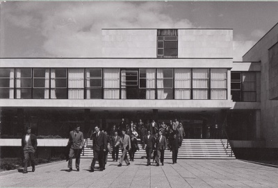 Radovan Nikšić, Ninoslav Kučan, Petar Kušan, Volkshochschule Zagreb (1955-1961) – © Archiv der Volkshochschule Zagreb Radovan Nikšić, Ninoslav Kučan, Petar Kušan, Volkshochschule Zagreb (1955-1961)