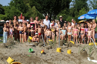 AUS SAND GEBAUT 01