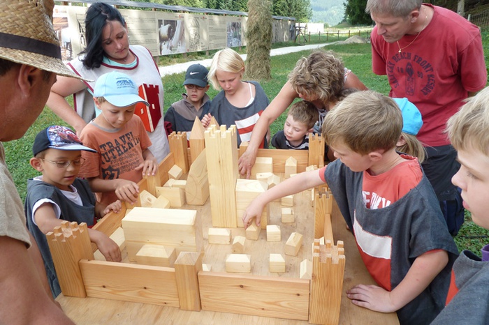 Burgenforscher & Baumeister