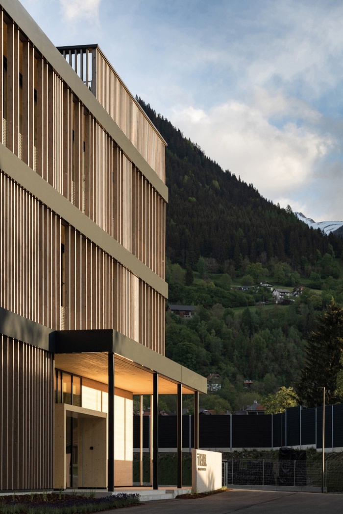 VERTIKAL · Bürogebäude Steinfeld