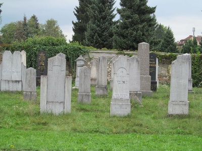 Musterbauten, Bombenschäden, Denkmäler – Geführte Radtour in Klagenfurt