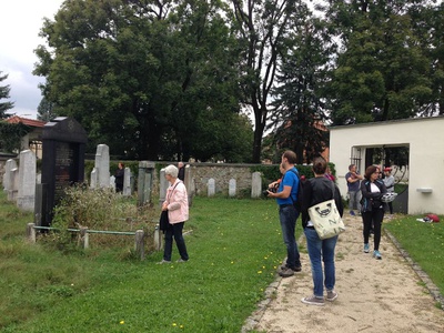 Musterbauten, Bombenschäden, Denkmäler – Geführte Radtour in Klagenfurt