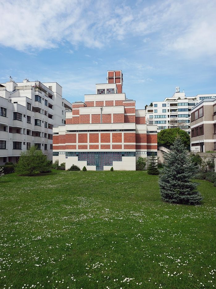 Viktor Hufnagl, Kirche und Wohnhausanlage "Am Schöpfwerk", Wien, 1976–80