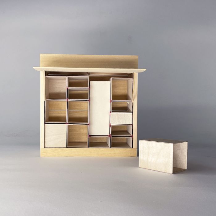 Projekt die speis(e)box | Team: Sebastian Brantner, Charlotte Eybl, Mihaly Sibinger; TU Wien
Ein schlichtes und durchdachtes Regalsystem setzt die selbstproduzierte Ware ansprechend in Szene und kann witterungsgeschützt unter bestehenden Dächern aufgestellt werden bzw. kann Leerstände dadurch aufwerten. (Jurystatement)