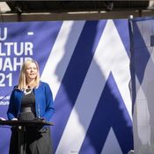 Kuratorin Raffaela Lackner