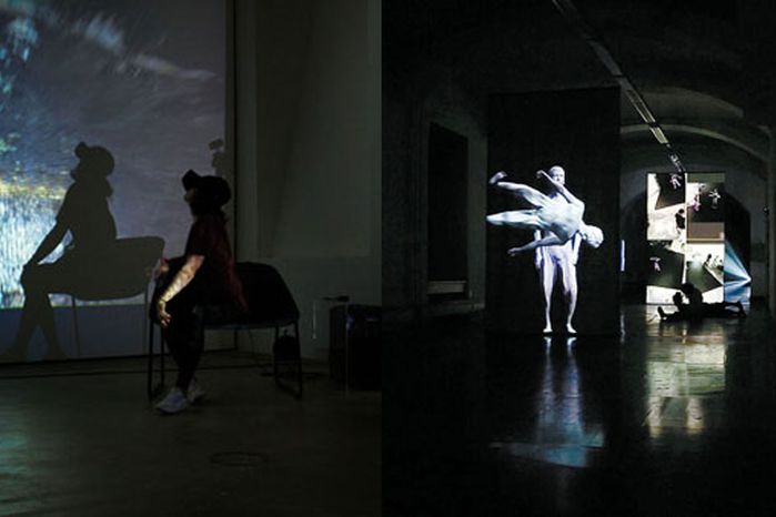 Blick in die Ausstellung im aut mit Installation "Head in a Cloud" von 2MVD