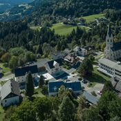 Neue Ortsmitte Arriach (Hohengasser Wirnsberger Architekten)