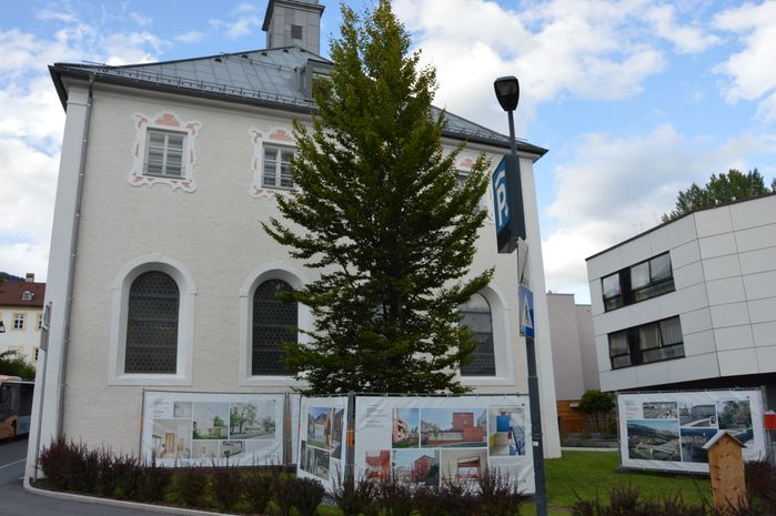 Ausstellung "Neues Bauen in Tirol 2024" beim Pflegezentrum Gurgltal in Imst – © Othmar Kolp