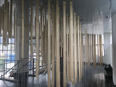 Aufbau der Installation "Viel TamTam um Nichts" im aut