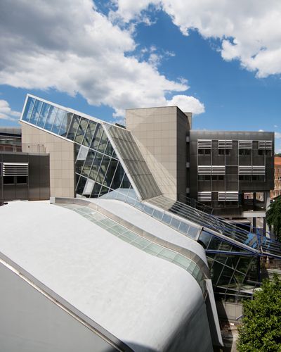 Institutsgebäude Lessingstraße der Technischen Universität Graz Günther Domenig und Hermann Eisenköck, Gerhard Wallner 1993, 2010, 2016