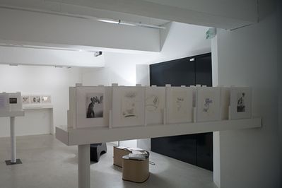 Blick in die Ausstellung "Friedrich Kiesler: Ausstellung als Wahrnehmungsapparat"