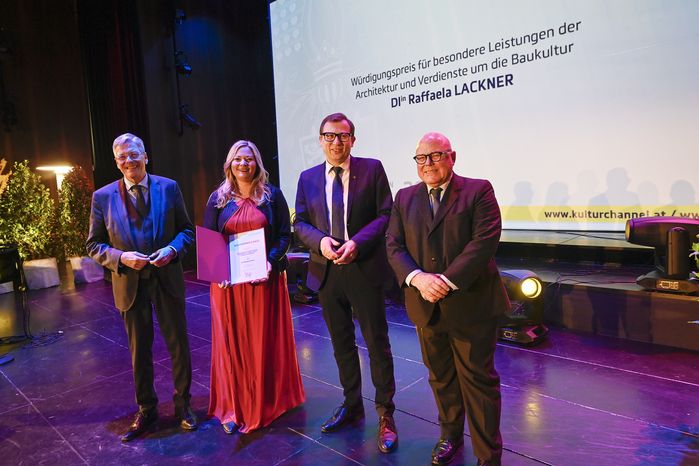 Kulturpreisverleihung im Konzerthaus Klagenfurt: (von links) mit LH Peter Kaiser, Raffaela Lackner, Erich Schwarz und Igor Pucker