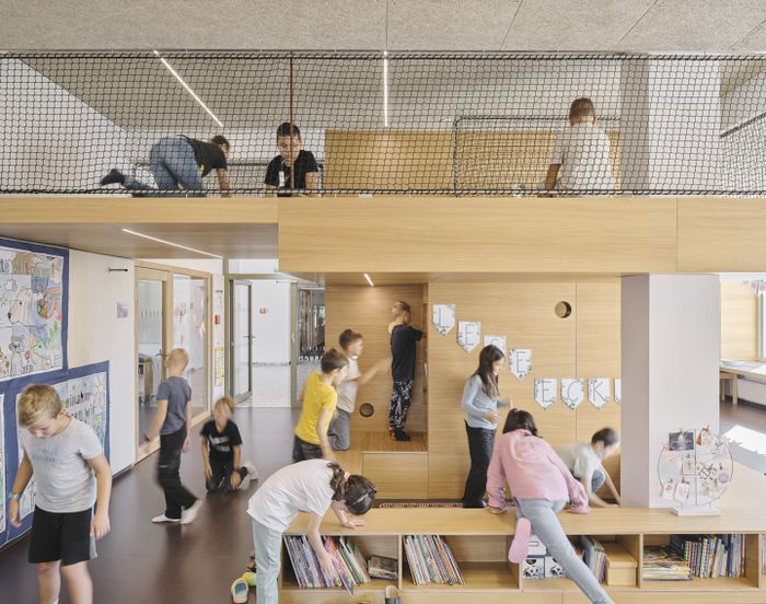 Bildungscampus Zeltweg, Zeltweg; Bauherr:in: Stadtgemeinde Zeltweg Immobilien GmbH & Co KG; Architektur: ARGE reitmayr architekten – balloon architekten ZT-OG