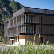 VERTIKAL · Bürogebäude Steinfeld